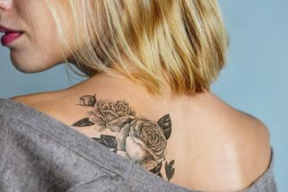 Přítel mě vzal na rodinnou grilovačku. Netušil, že mě jeho bratr pozná podle tetování - Médium.cz