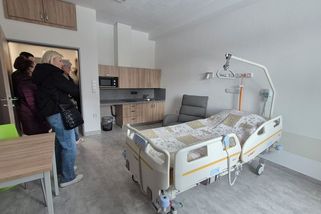 Domov pro seniory je propojen s nemocnicí, potřeba jsou stovky lůžek pro lidi s demencí - Novinky