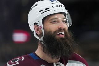 NHL | Nečasův spoluhráč z Colorada Burns nastoupí k 1000. zápasu NHL v řadě - Sport.cz