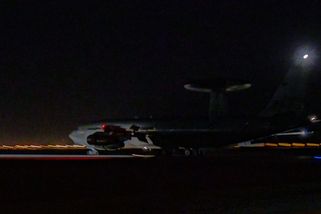 Írán vážně poškodil americký průzkumný letoun Boeing E-3 Sentry - Novinky