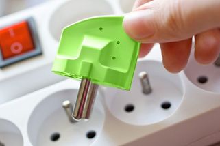 Cesta k levnější elektřině? Do EU ji chce posílat Ukrajina - Novinky