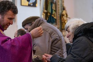 Farář z Frýdlantu nad Ostravicí šokoval věřící uprostřed mše. Porušil jsem celibát, přiznal se - Novinky