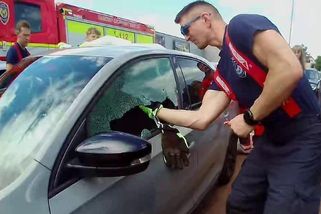 Čtyřměsíční dítě zůstalo uvězněné v rozpáleném autě. Zoufalá matka zavolala na pomoc hasiče - Novinky