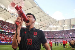 Divoký Balkán není klišé, ukazuje fotbalové Euro. Vzduchem létají nejen urážky - Seznam Zprávy