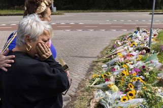 Ještě stihla zavolat policii, ta už ale našla 17letou Nizozemku ubodanou. Podezřelým je žadatel o azyl - Novinky