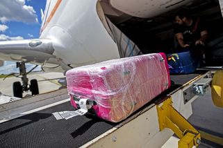 Moc turistů, málo personálu, vysvětluje letiště kolaps s kufry - Seznam Zprávy