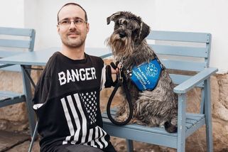 „Tragický příklad hyenismu.“ Muž řídí auto nohama, prodali mu šmejd - Seznam Zprávy