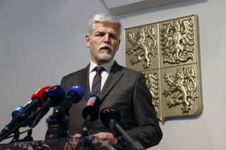 Zmrazení platů rozpočet nezachrání, ale je to důležité gesto, míní Pavel - Novinky