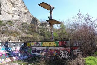 FOTO: Bazén, ve kterém plaval Vlasta Burian i Nataša Gollová - Novinky