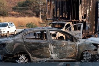 Teror v Mexiku. Po zabití drogového šéfa hoří i dějiště fotbalového šampionátu - Seznam Zprávy