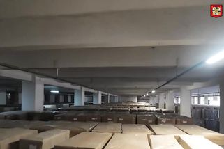 Tisíce kusů nábytku za desítky milionů. Kriminalisté odhalili rozsáhlý podvod s nábytkem - Novinky