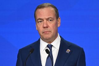 Medvěděv popřál Kallasové a von der Leyenové osud postav filmu V Bruggách - Novinky