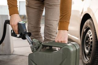 Nafta v Česku je nejdražší za čtyři roky - Seznam Zprávy