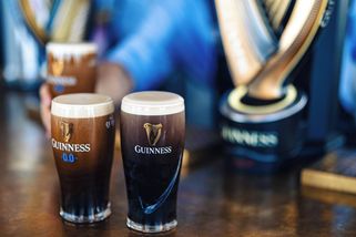 Nechal AI obvolat 3000 hospod s jednoduchou otázkou. A první z nich už zlevnila - Novinky