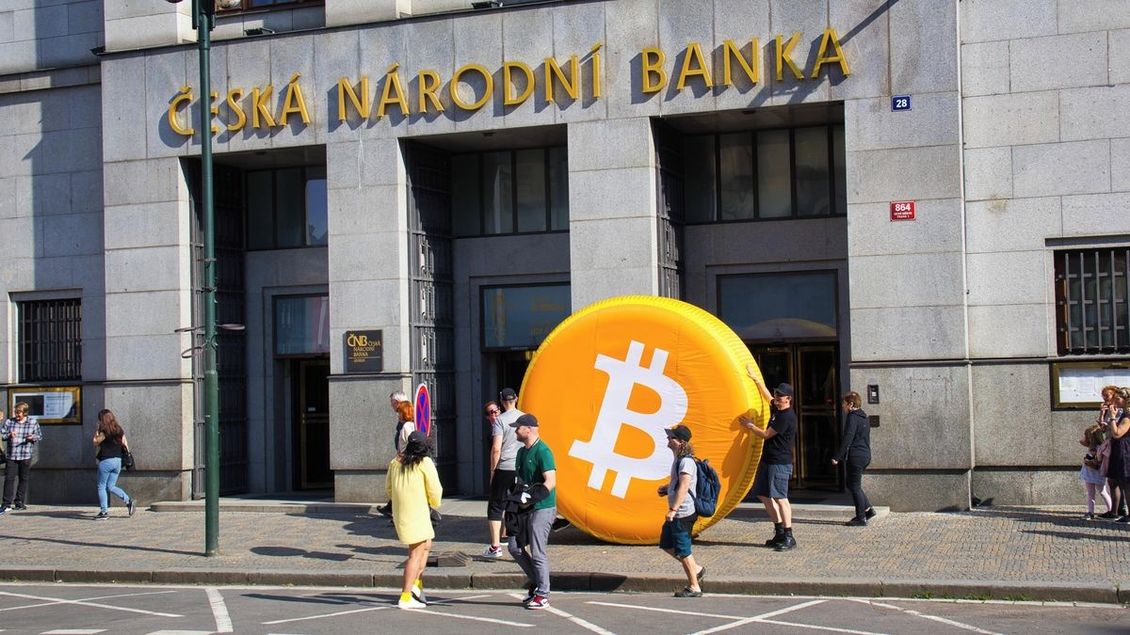 Bitcoin na tři roky. ČNB se učí s kryptoměnami - Seznam Zprávy
