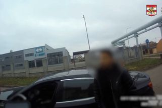 Jednadvacetiletý šofér jezdil i přes zákaz po Hodoníně v BMW. Na pokuty neměl, tak přišel o značky - Novinky