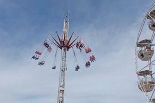 Na vyhlášené velikonoční pouti na Českobudějovicku čtyřčlenná rodina za hodinu utratí přes 2 tisíce - Novinky