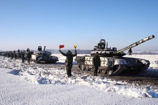 Uvěříme, až uvidíme. Ukrajina zpochybňuje slova o stahování ruských vojsk - Novinky