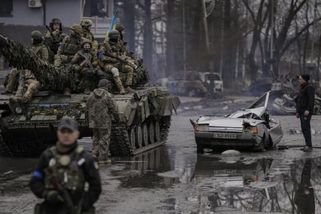 Ustupte, nebo budete zničeni, vzkázali Ukrajinci okupantům v Chersonu