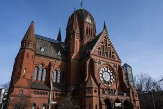 Farářka v Berlíně sezdala navzájem čtyři muže. Bůh určitě nebude nic namítat, vysvětlila - Novinky