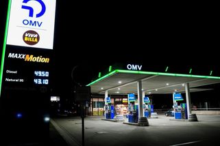 Ministerstvo porovnává regulované ceny paliv s těmi hypotetickými. „Je to blbější, než jsem myslel,“ reaguje ekonom - Novinky