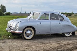 Na prodej je československý aerodynamický svatý grál. Slavná Tatrovka je v dobrém stavu, navíc zvládne jezdit na moderní benzin - Garáž.cz