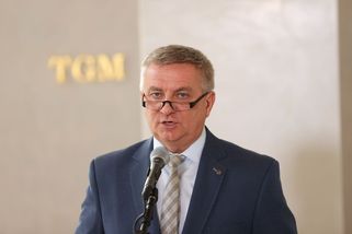 Spěchaly jsme, vysvětlovaly úřednice na Hradě, proč skartovaly tajné zprávy - Seznam Zprávy