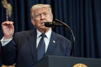 Začínáme čistit Hormuzský průliv, oznámil Trump - Seznam Zprávy