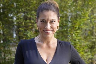 Bývalá ministryně spravedlnosti se svlékla do plavek! Eva Decroix překvapila na veřejném koupališti v Praze