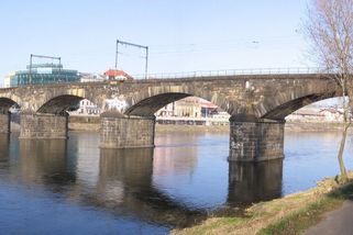 Negrelliho viadukt byl na svoji dobu zázrak techniky, autor byl povýšen do šlechtického stavu - Médium.cz