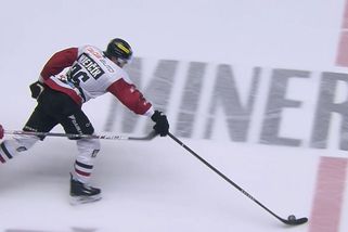 Třinec se zlobí. Ten faul byl nafilmovaný, čílil se Moták. Daňo vulgárně nadával rozhodčím - Sport.cz