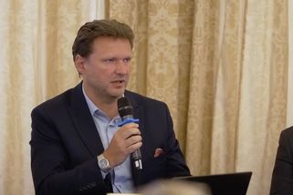 Vondráček chtěl otevřít ruskou televizi všem, pak tvrdil, že Novinky lžou. Tady je důkaz - Novinky