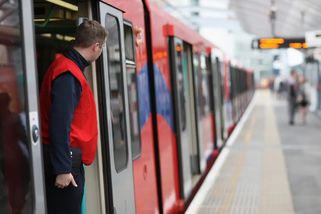 Revizor v anonymitě přiznal: Beru často přes 100 tisíc. Takhle poznám, kdo jede na černo - Techsvět