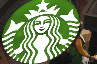 Horký čaj ze Starbucksu v Kalifornii mu znetvořil genitálie. Dostane miliardové odškodné - Novinky