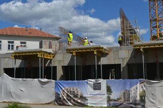 Stavební zákon otevře prostor pro korupci. Obce kritizují i změnu, kterou chtějí velká města - Novinky