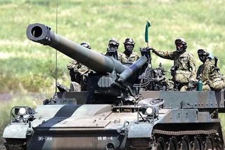 Tyhle gigantické houfnice teď zatopí Rusům. Dodali je Češi