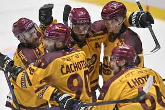 Dukla zchladila zlínskou hokejovou horečku a vynutila si rozhodující finále - Sport.cz