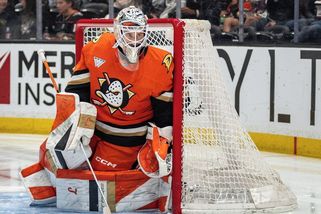 NHL | Velká pocta v zámoří. Dostál je v nominaci na prestižní cenu - Sport.cz