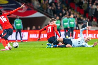 Obrovská blamáž Angličanů. Z ostudné ztráty s trpaslíkem můžou těžit Slováci - Sport.cz