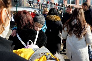 Ministerstvo vyřadilo neziskovky. Právní pomoc uprchlíkům bude stát miliony navíc - Novinky