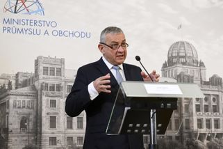 Nákup NET4GAS byl strategický, ztráta se čekala, reagoval Síkela na kritiku