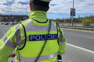 Úplatky si schovávali do skříně, obvinila protimafiánská centrála úředníky - Seznam Zprávy