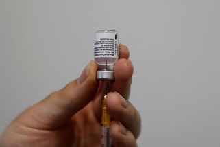 Za týden přibylo šest podezření na úmrtí po očkování proti covidu-19 - Novinky