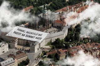 TMBK: Neohlášená návštěva z NATO. Pomohl tajný vzkaz z Hradu? - Seznam Zprávy