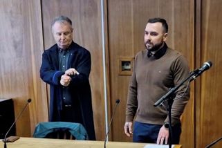 Seniorku přejel náklaďákem, přišla o obě nohy. U soudu vyvázl s podmínkou a ročním zákazem řízení - Novinky