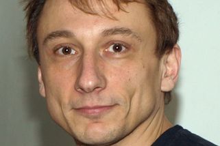 Petr Stach: Herec, který miluje samotu. Slávu našel, až když mu bylo přes čtyřicet - Médium.cz