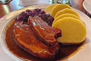 Návštěva restaurace oceněné v poslední řadě Ano, šéfe! dvěma hvězdičkami byla noční můra - Médium.cz