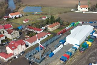 „Vyhrabali díru a na nic se neptali.” Větrník kontroverzního podnikatele vyrostl uprostřed obce