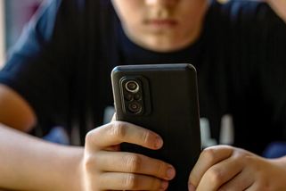 PR katastrofa pro Brusel. Leyenová představila „hotovou“ aplikaci k ověřování lidí, hackeři ji prolomili za dvě minuty - Echo24.cz