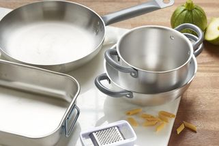 Vaříte v tomto nádobí? Koledujete si o zdravotní potíže, zatěžuje ledviny i mozek